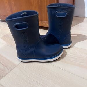 CROCS Kids Navy Rain Boots kids size J1